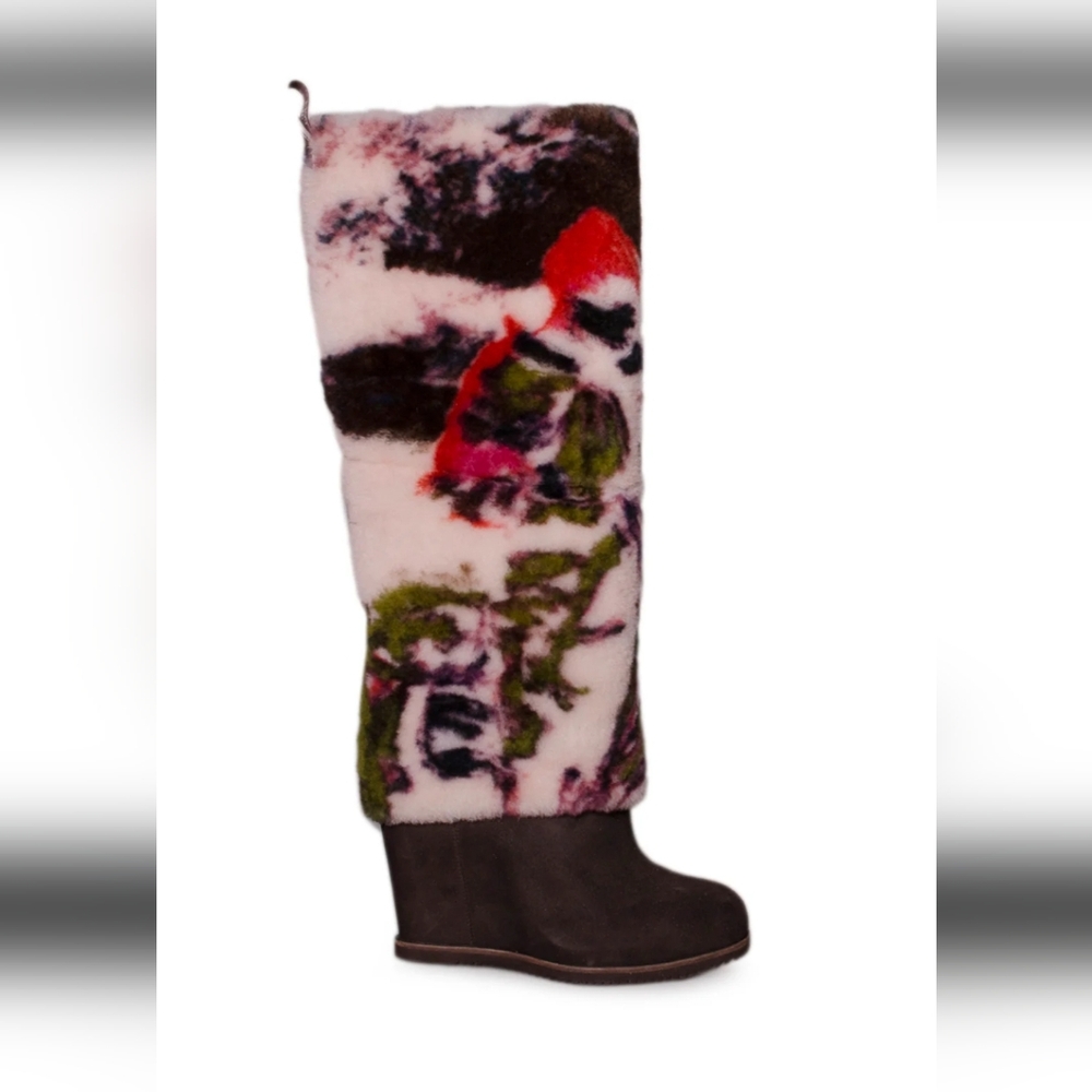 Women's knee high UGG boots